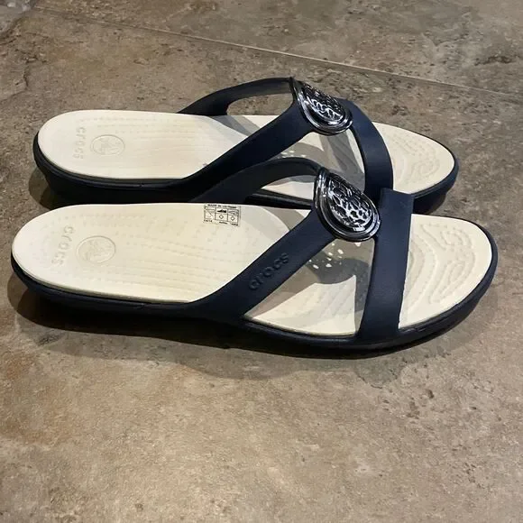 CROCS Sanrah Circle Slide Sandal Shoe Womens Size 7 Medallion Comfort Casual - Picture 9 of 13